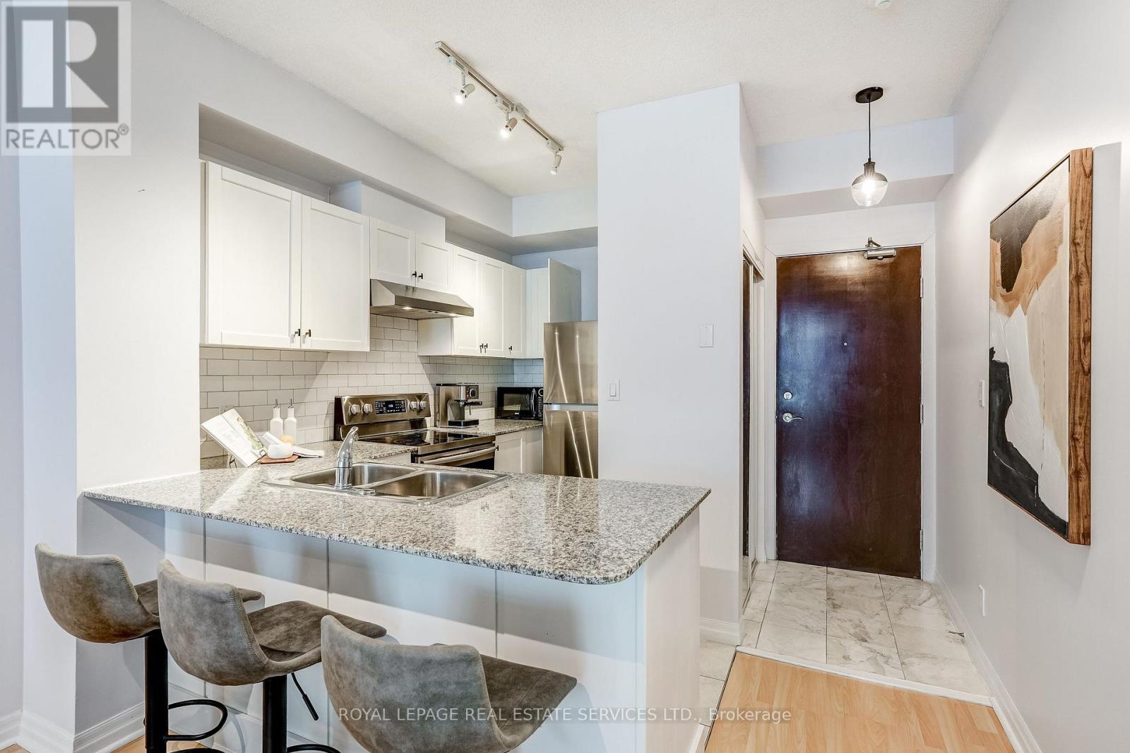 1359 Rathburn Road, Mississauga, Ontario  L4W 5P7 - Photo 11 - W12757802