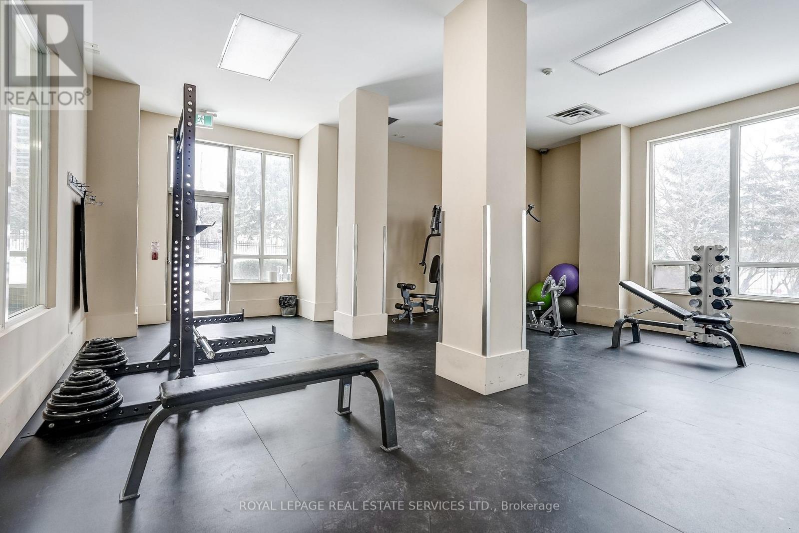 1359 Rathburn Road, Mississauga, Ontario  L4W 5P7 - Photo 31 - W12757802