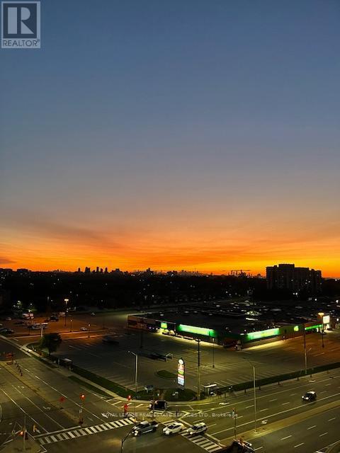 1359 Rathburn Road, Mississauga, Ontario  L4W 5P7 - Photo 42 - W12757802