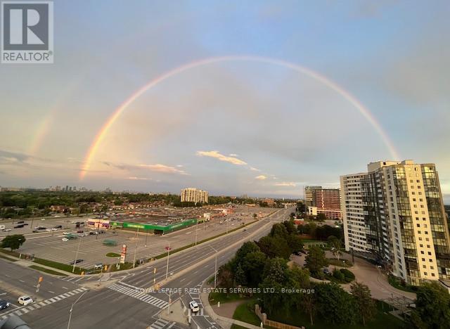 1359 Rathburn Road, Mississauga, Ontario  L4W 5P7 - Photo 43 - W12757802