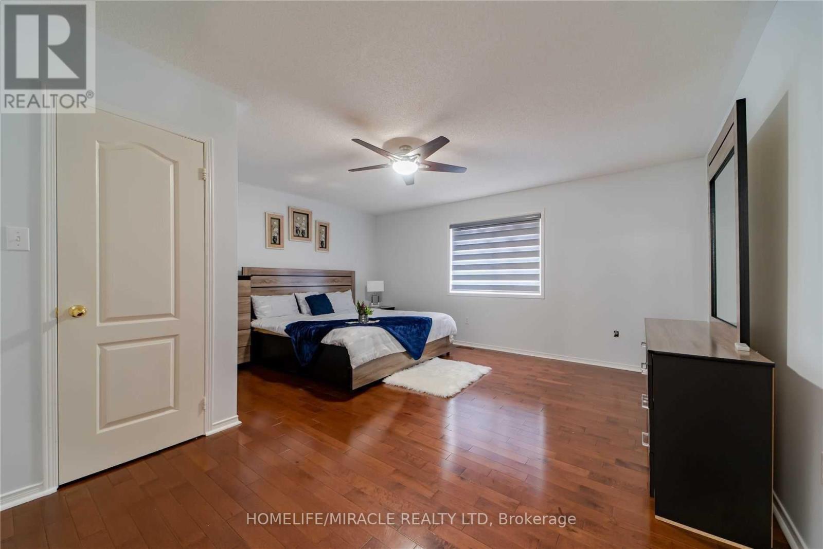 60 Brentcliff Drive, Brampton, Ontario  L7A 2N2 - Photo 5 - W12757806