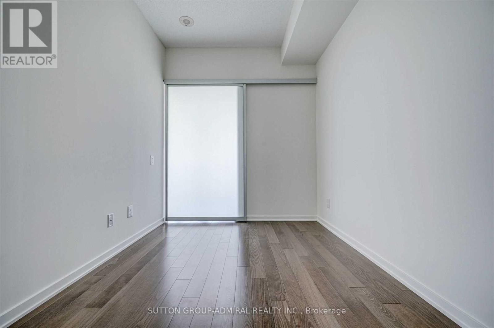 413 - 105 The Queensway Avenue, Toronto, Ontario  M6S 5B5 - Photo 15 - W12757826