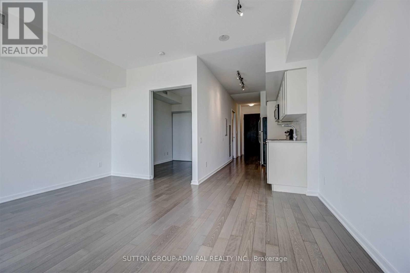 413 - 105 The Queensway Avenue, Toronto, Ontario  M6S 5B5 - Photo 7 - W12757826