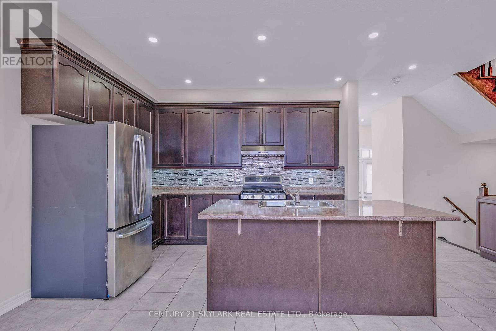 4 Primo Road, Brampton, Ontario  L7A 3Y1 - Photo 10 - W12757850