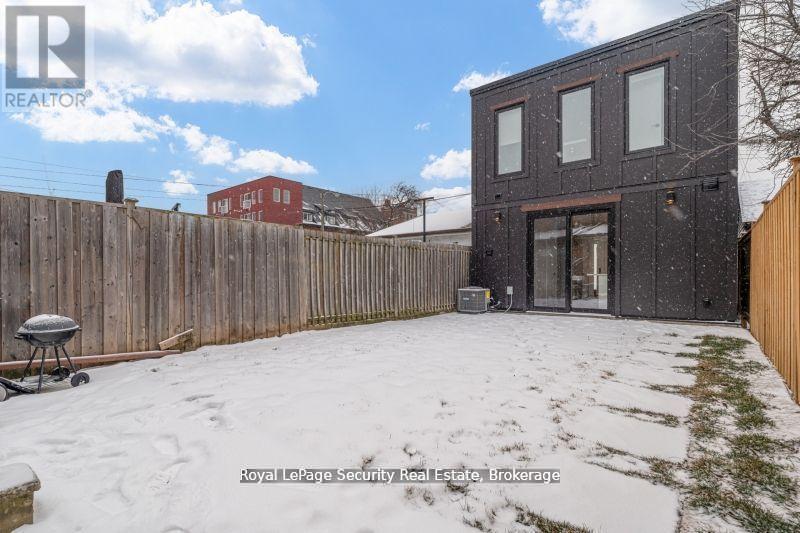 Main - 706 Gladstone Avenue, Toronto, Ontario  M6H 3J4 - Photo 11 - W12757866
