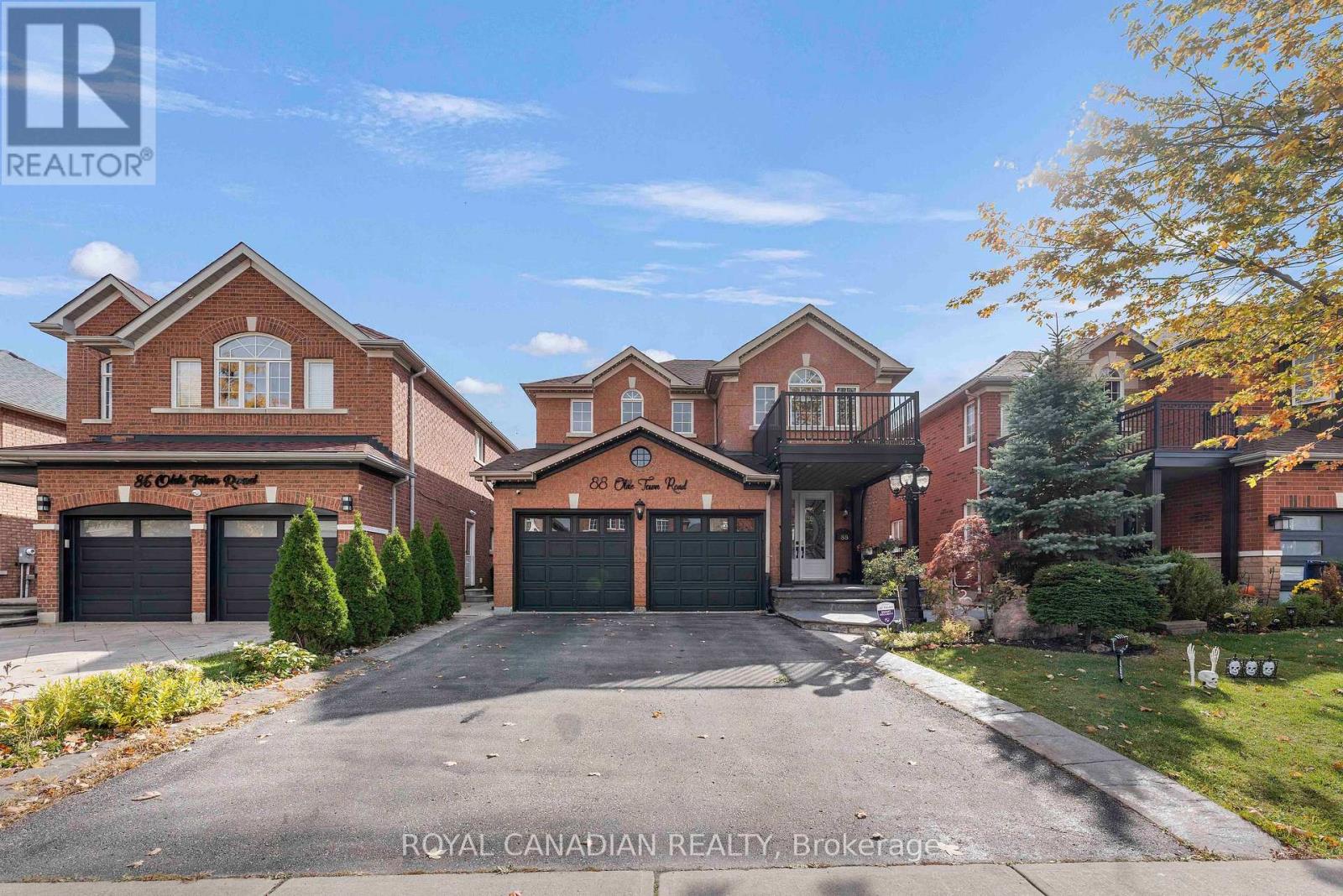 88 OLDE TOWN ROAD, Brampton, Ontario