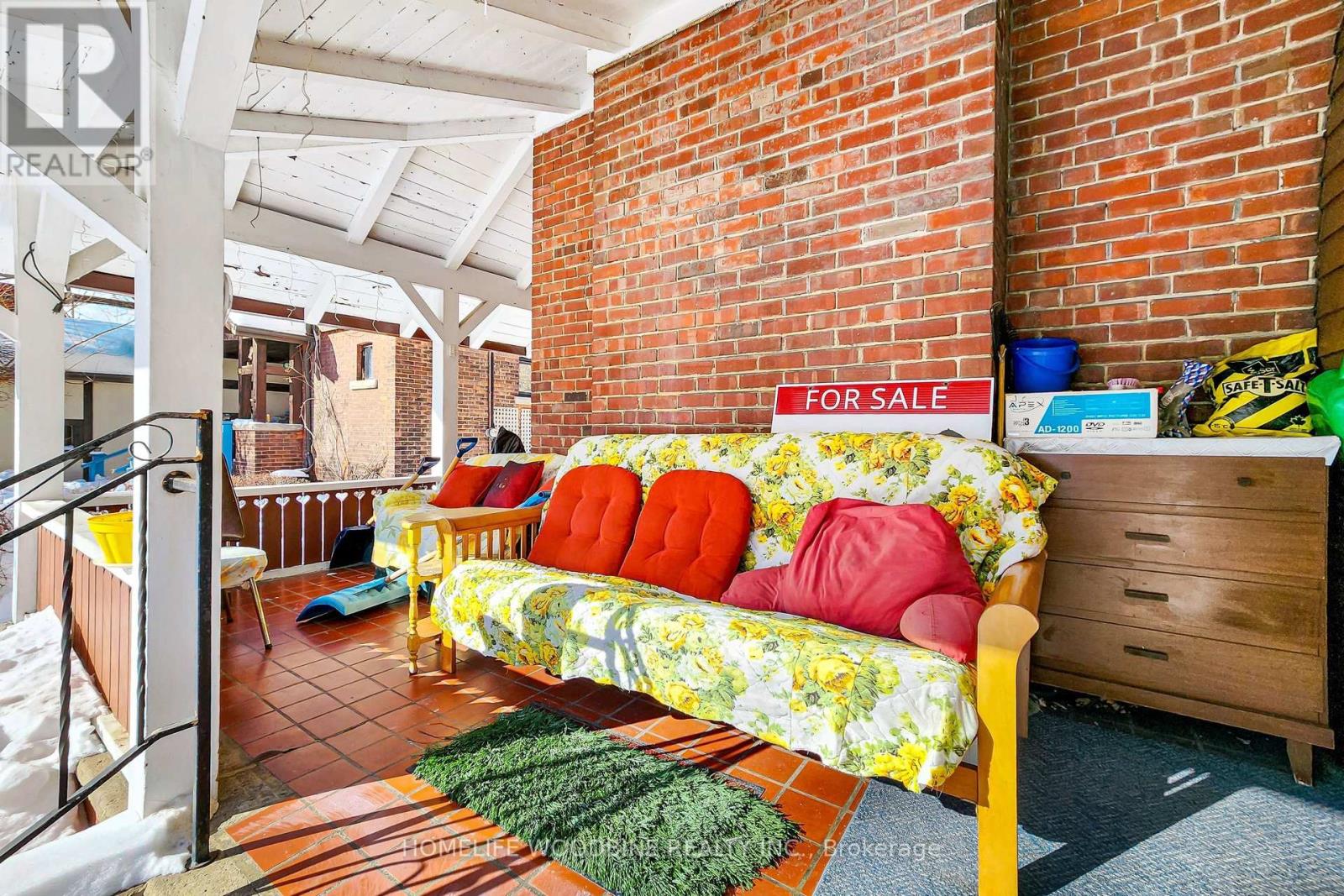 96 Boustead Avenue, Toronto, Ontario  M6R 1Y9 - Photo 4 - W12757896