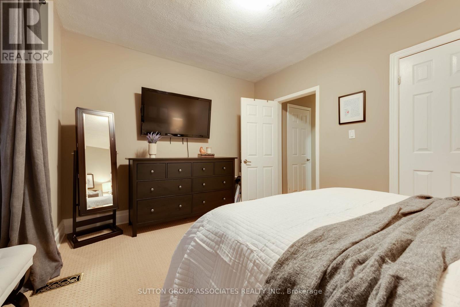 1057 St Clarens Avenue, Toronto, Ontario  M6H 3X8 - Photo 24 - W12757912