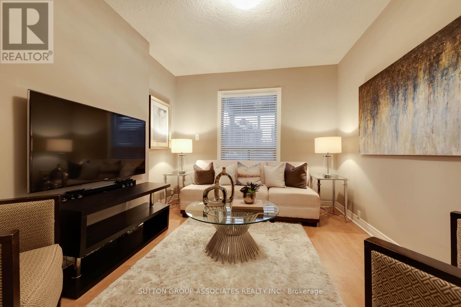 1057 St Clarens Avenue, Toronto, Ontario  M6H 3X8 - Photo 5 - W12757912