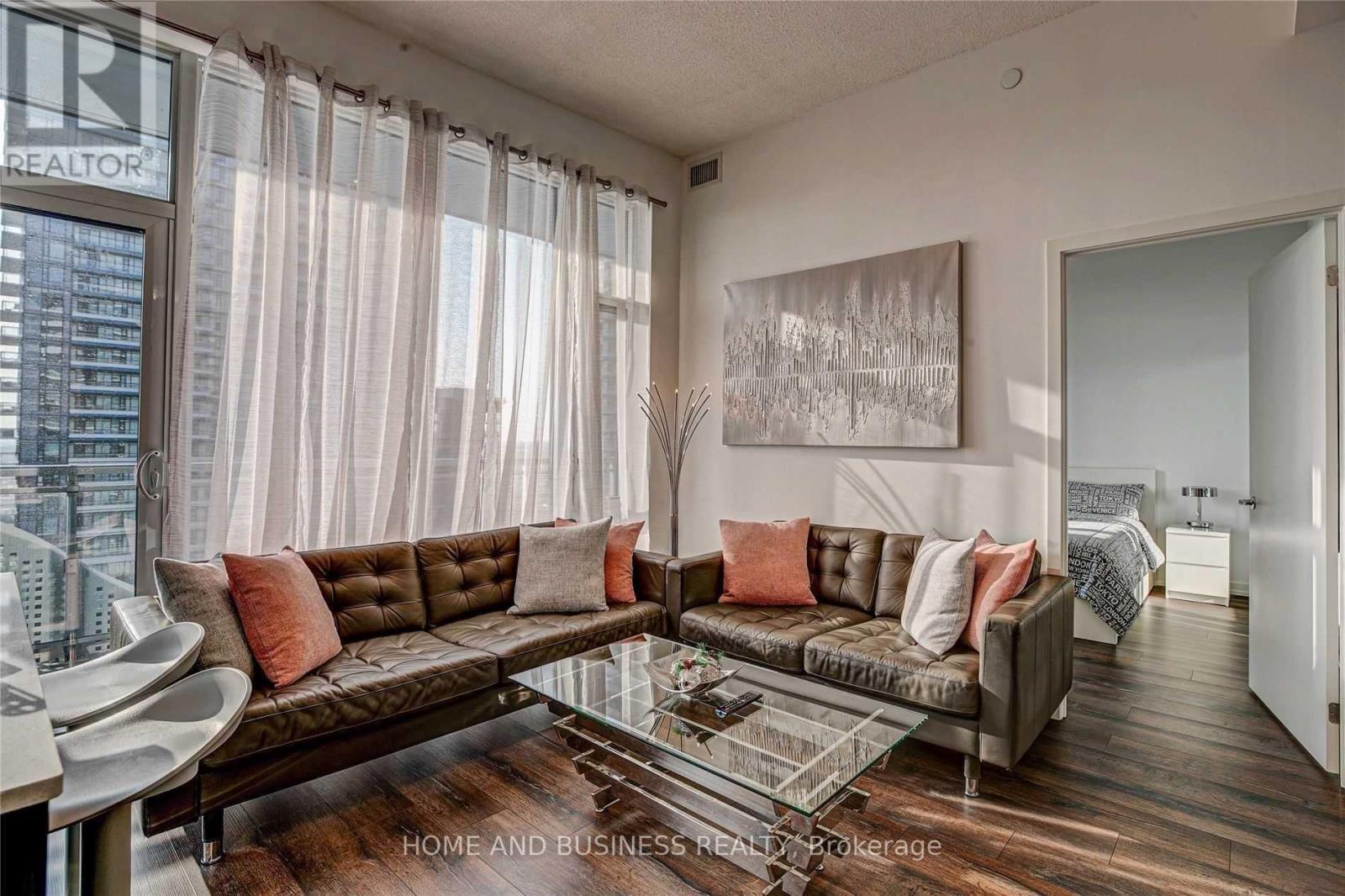 918 - 2520 Eglinton Avenue W, Mississauga, Ontario  L5M 0Y4 - Photo 3 - W12757934