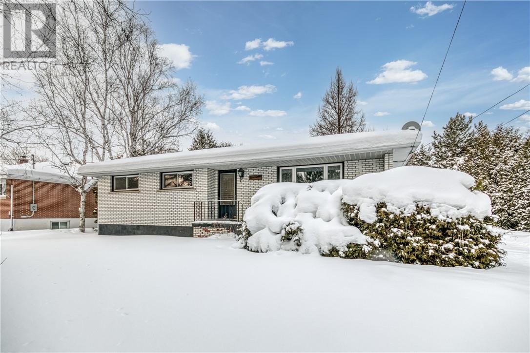 1658 1st Street, Val Caron, Ontario  P3N 1J9 - Photo 2 - 2126284