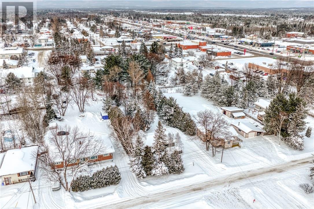 1658 1st Street, Val Caron, Ontario  P3N 1J9 - Photo 38 - 2126284