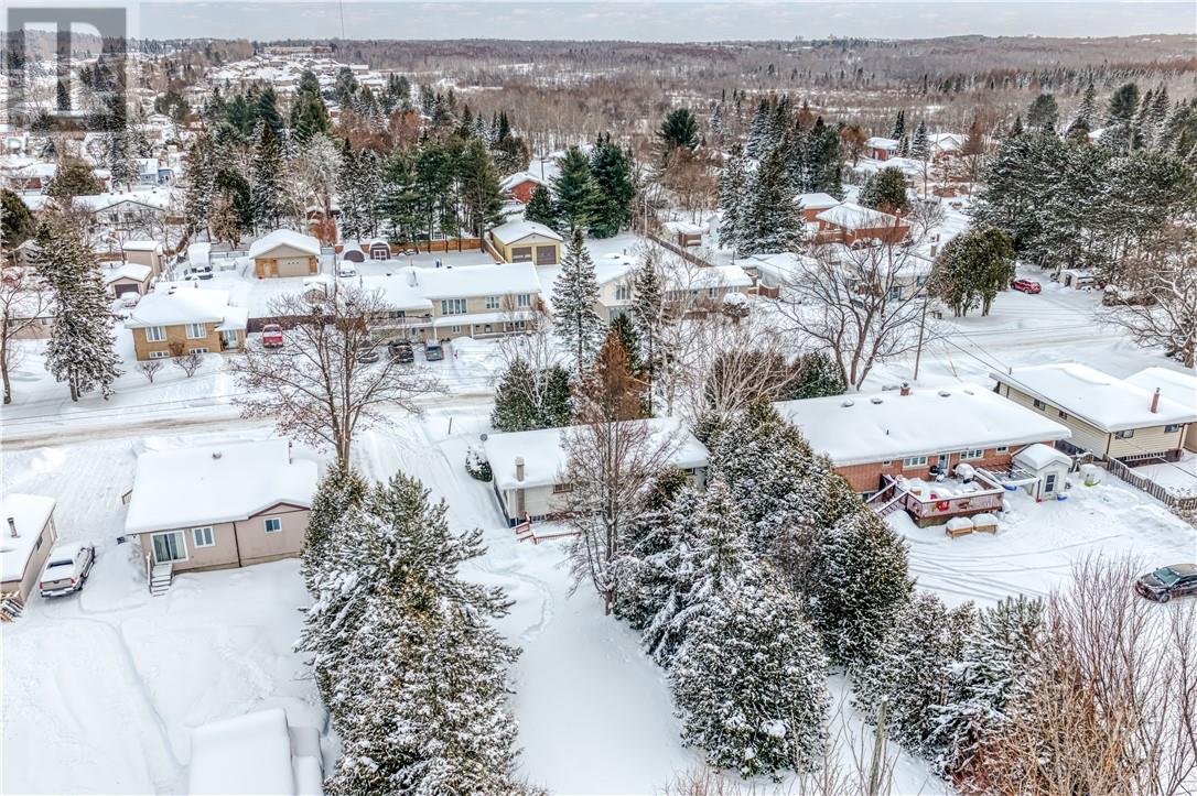1658 1st Street, Val Caron, Ontario  P3N 1J9 - Photo 39 - 2126284