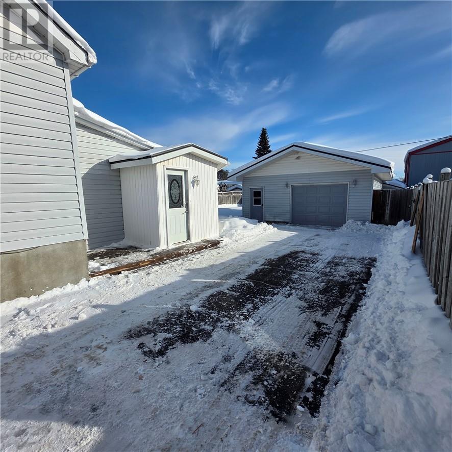 3315 Errington Avenue, Chelmsford, Ontario  P0M 1L0 - Photo 2 - 2126173