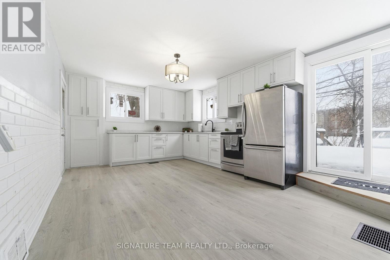 756 Pembroke Street W, Pembroke, Ontario  K8A 5P6 - Photo 9 - X12756584