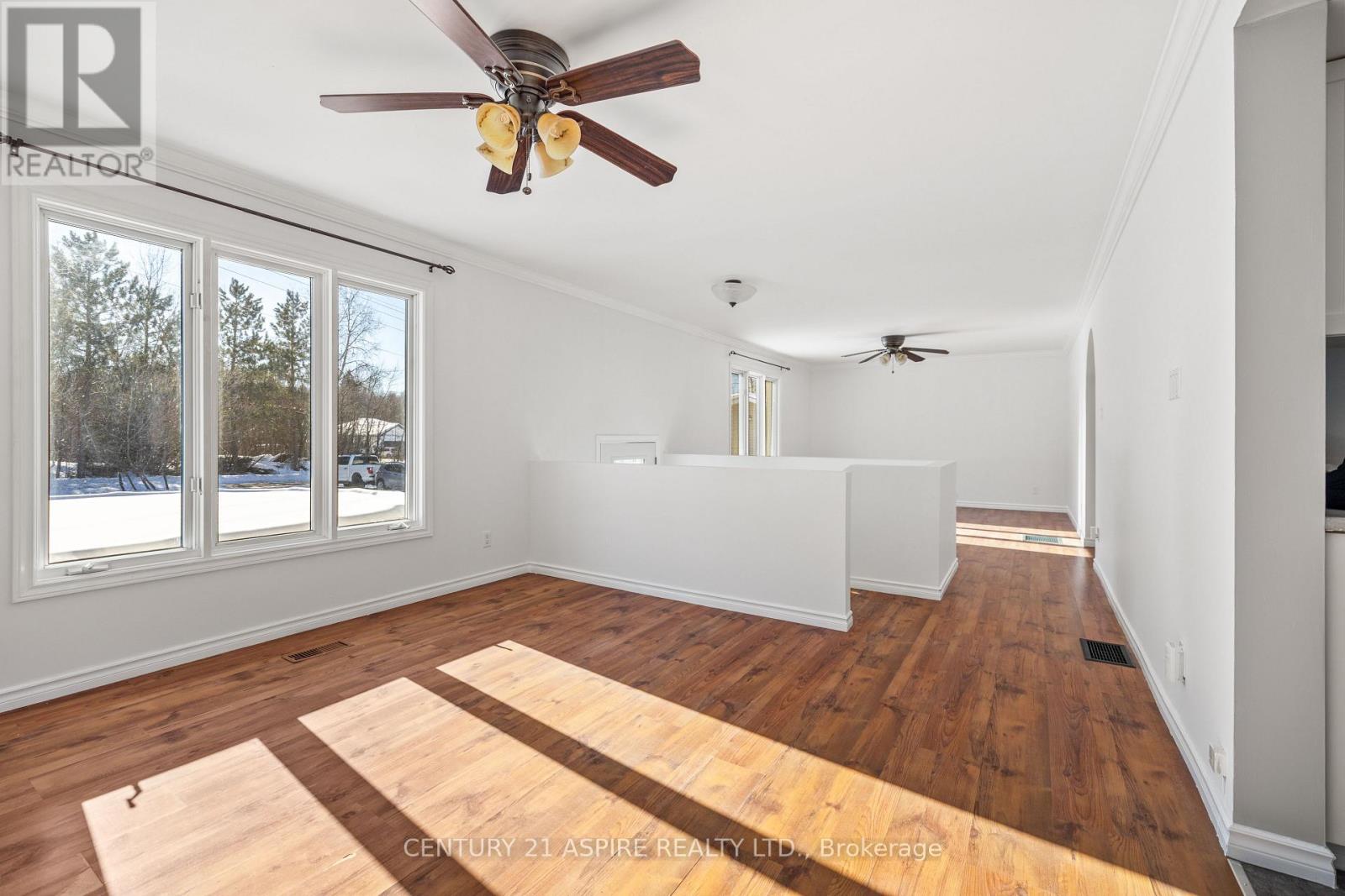 84 Sandy Beach Road, Laurentian Valley, Ontario  K8A 6W8 - Photo 7 - X12756866