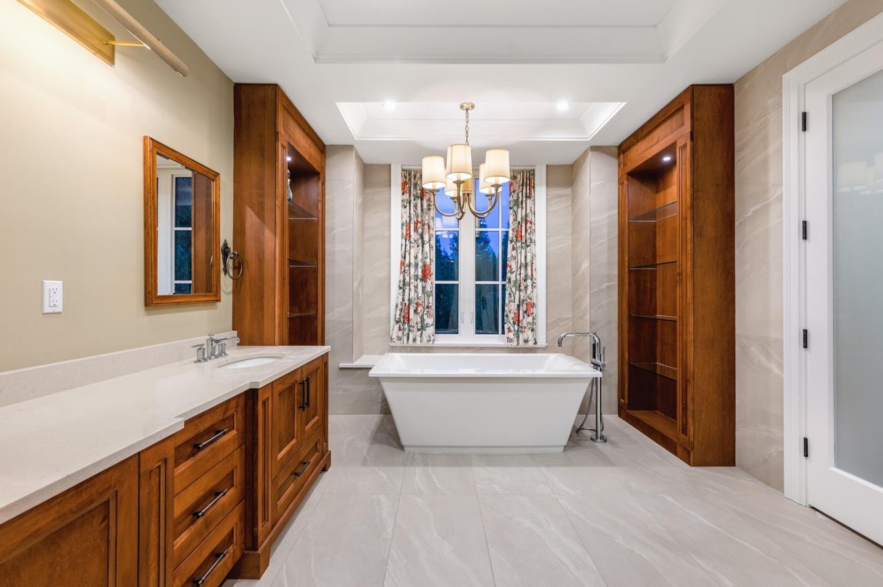 2923 Woodcrest Place, Surrey, British Columbia  V4P 2K8 - Photo 28 - R3083973