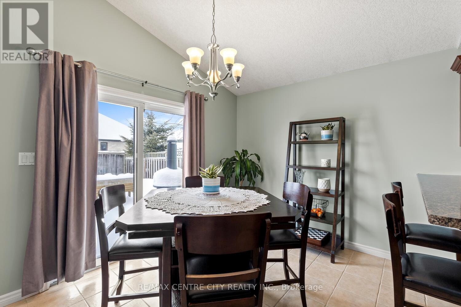 1301 Coronation Drive, London North, Ontario  N6G 0B4 - Photo 11 - X12757966