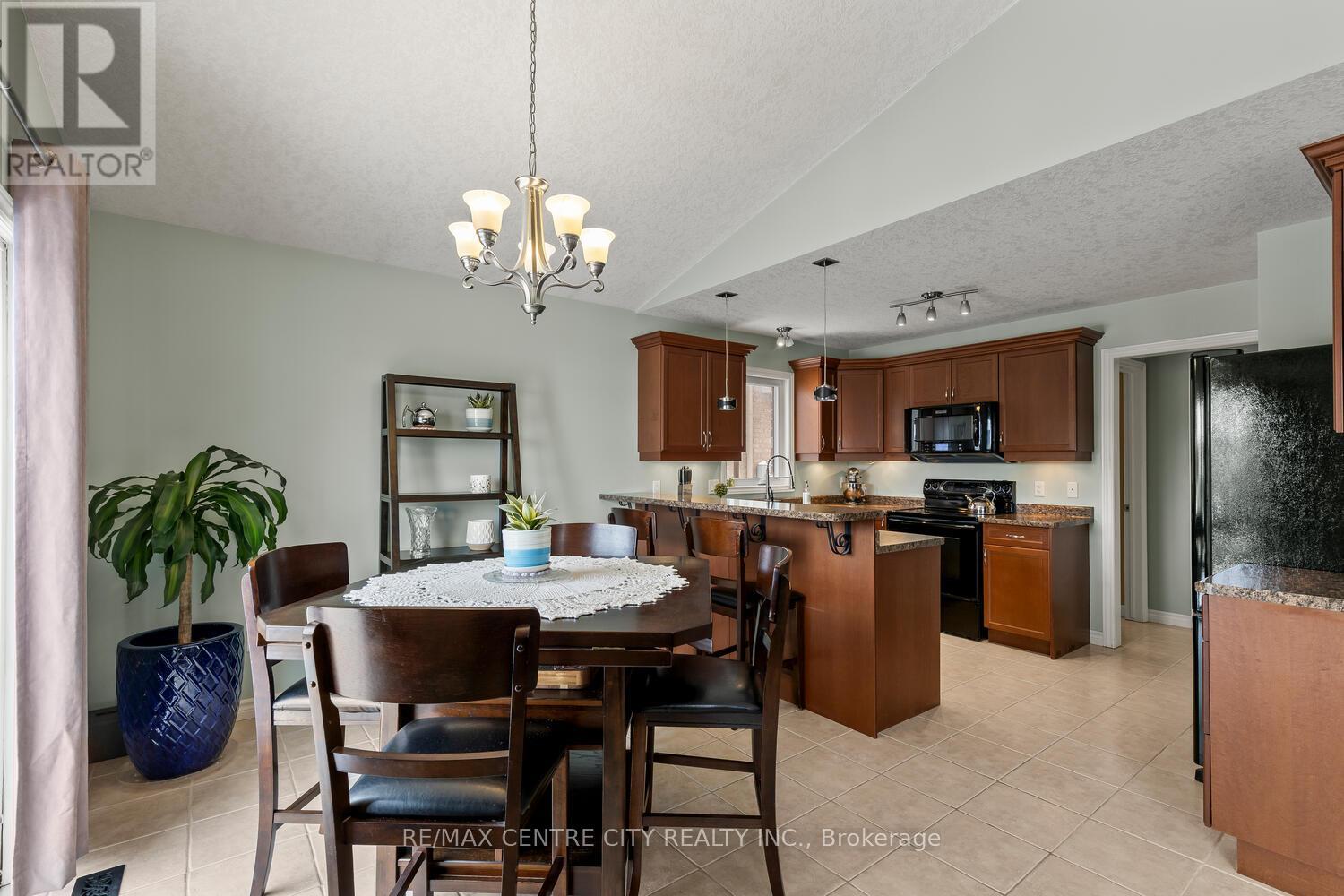 1301 Coronation Drive, London North, Ontario  N6G 0B4 - Photo 7 - X12757966