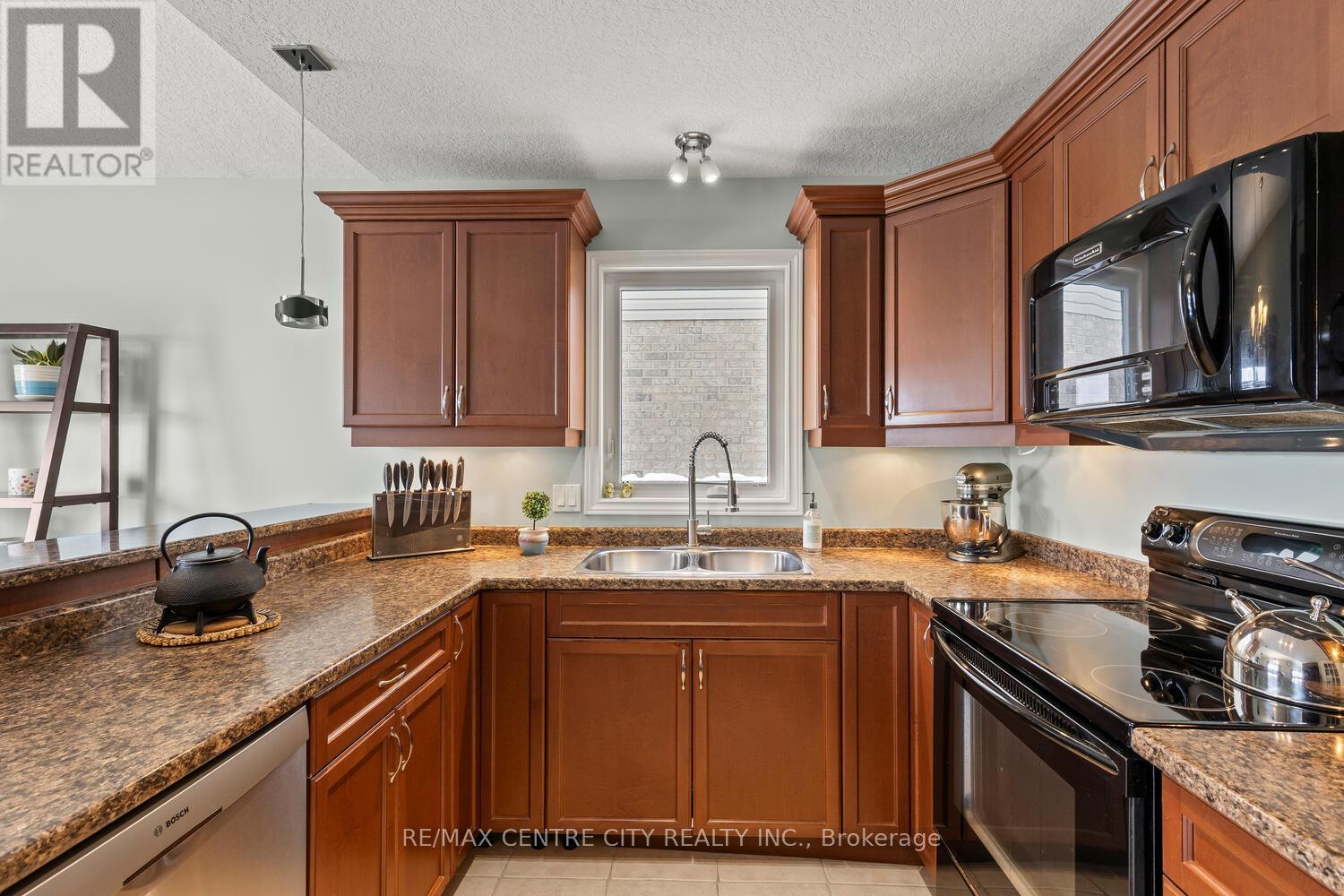 1301 Coronation Drive, London North, Ontario  N6G 0B4 - Photo 8 - X12757966