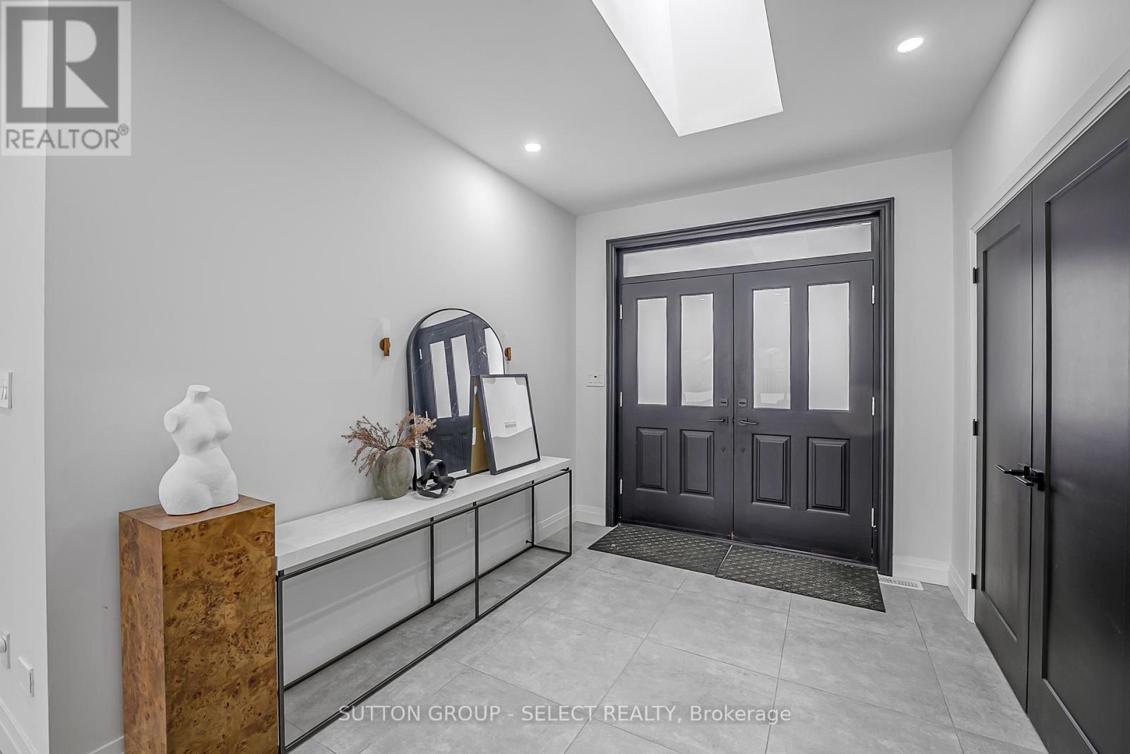 288 Windermere Court W, London North, Ontario  N6G 4J5 - Photo 4 - X12758008