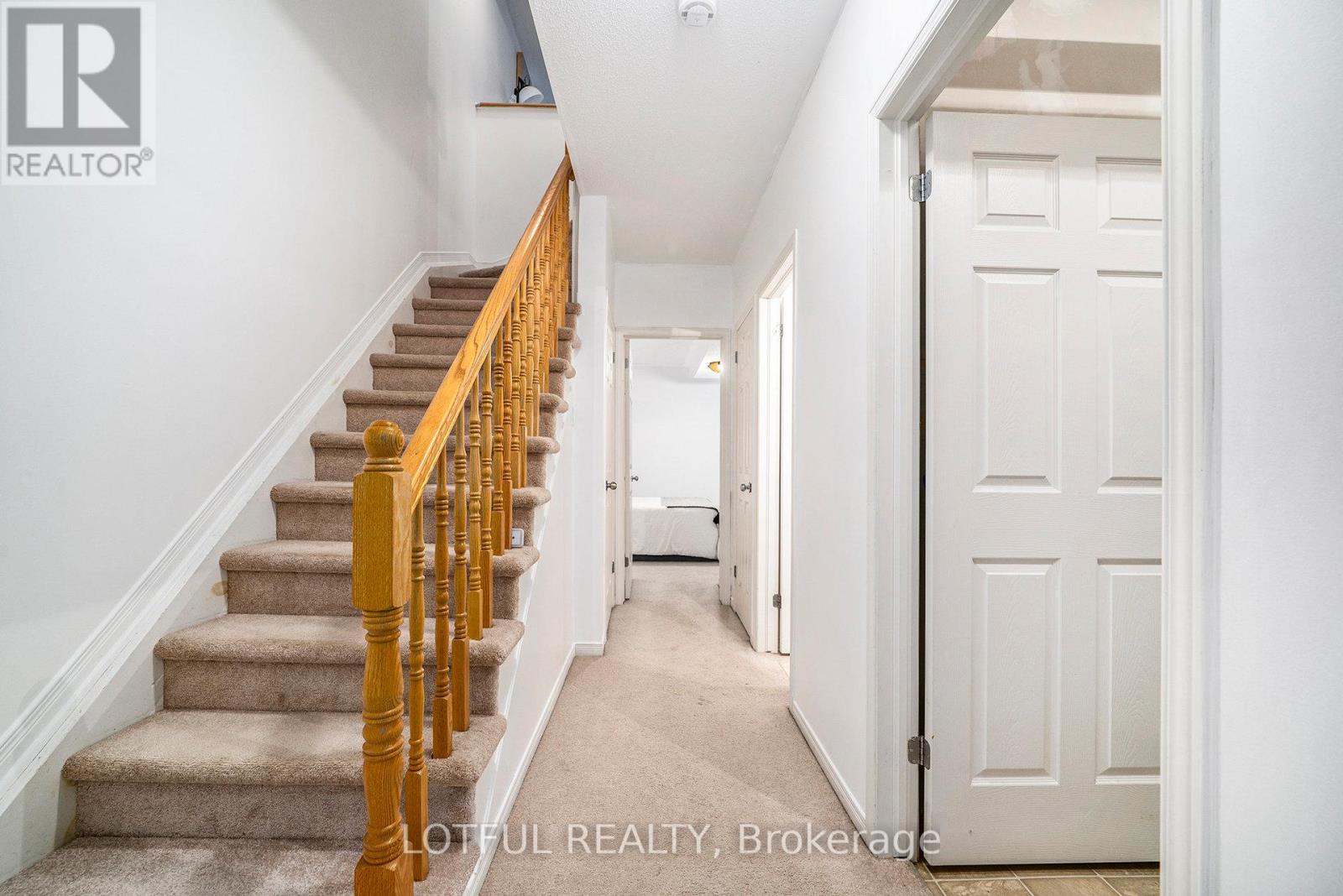 58 Steele Park Private, Ottawa, Ontario  K1J 0J2 - Photo 12 - X12758058