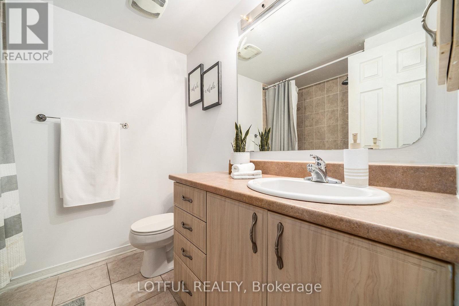 58 Steele Park Private, Ottawa, Ontario  K1J 0J2 - Photo 14 - X12758058