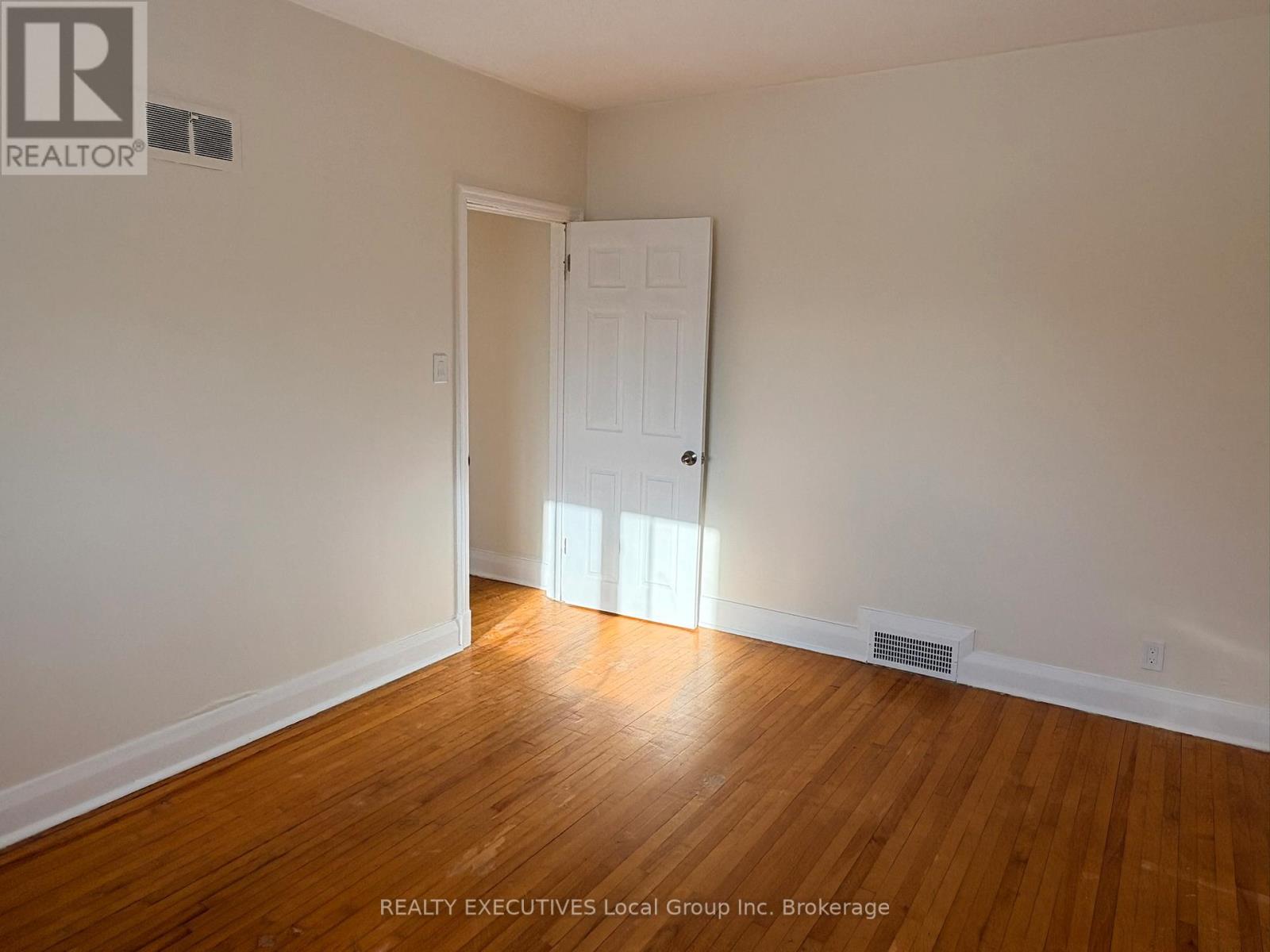 519 Worthington Street E, North Bay (Central), Ontario  P1B 1H7 - Photo 13 - X12757546