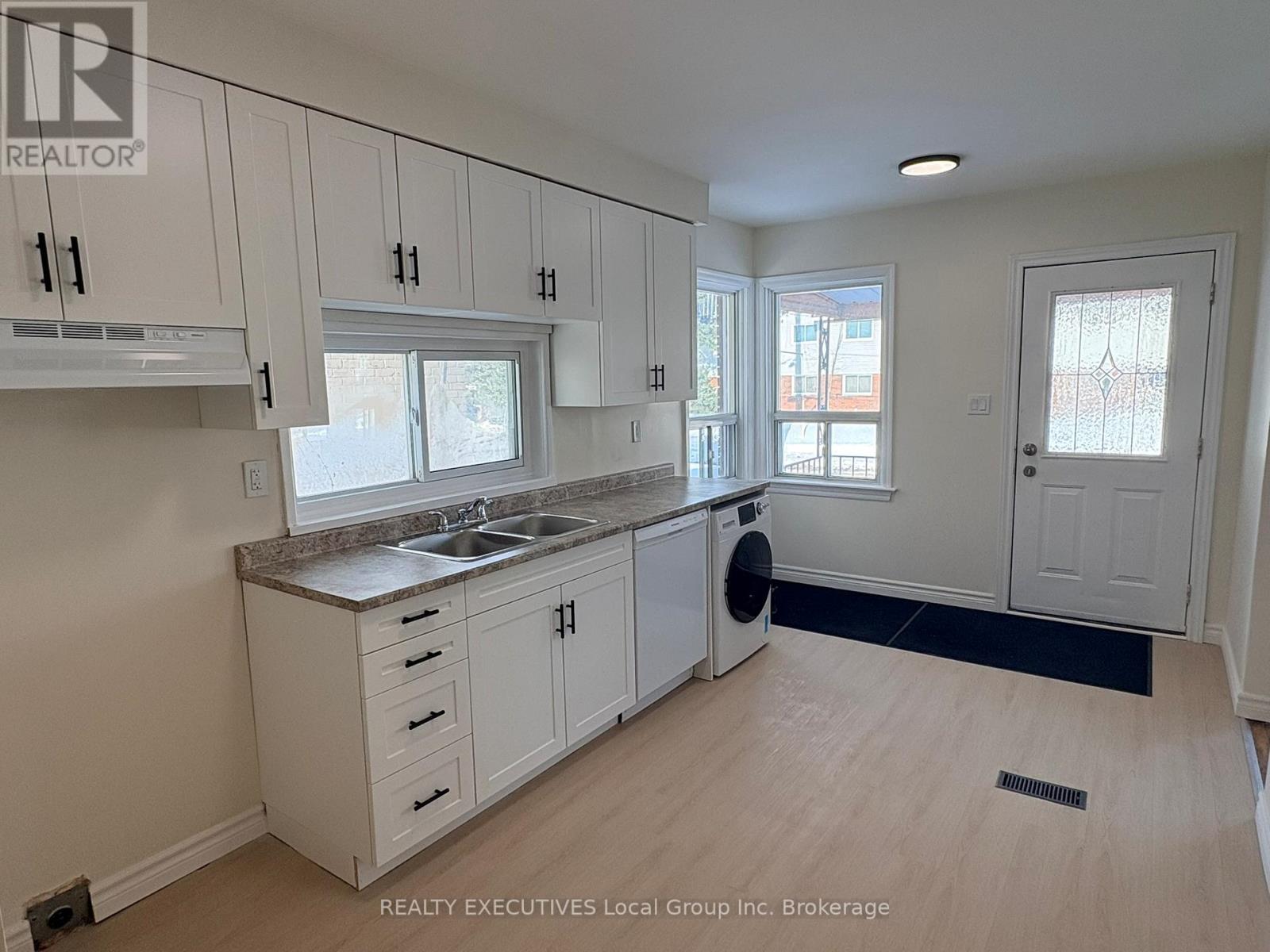 519 Worthington Street E, North Bay (Central), Ontario  P1B 1H7 - Photo 5 - X12757546