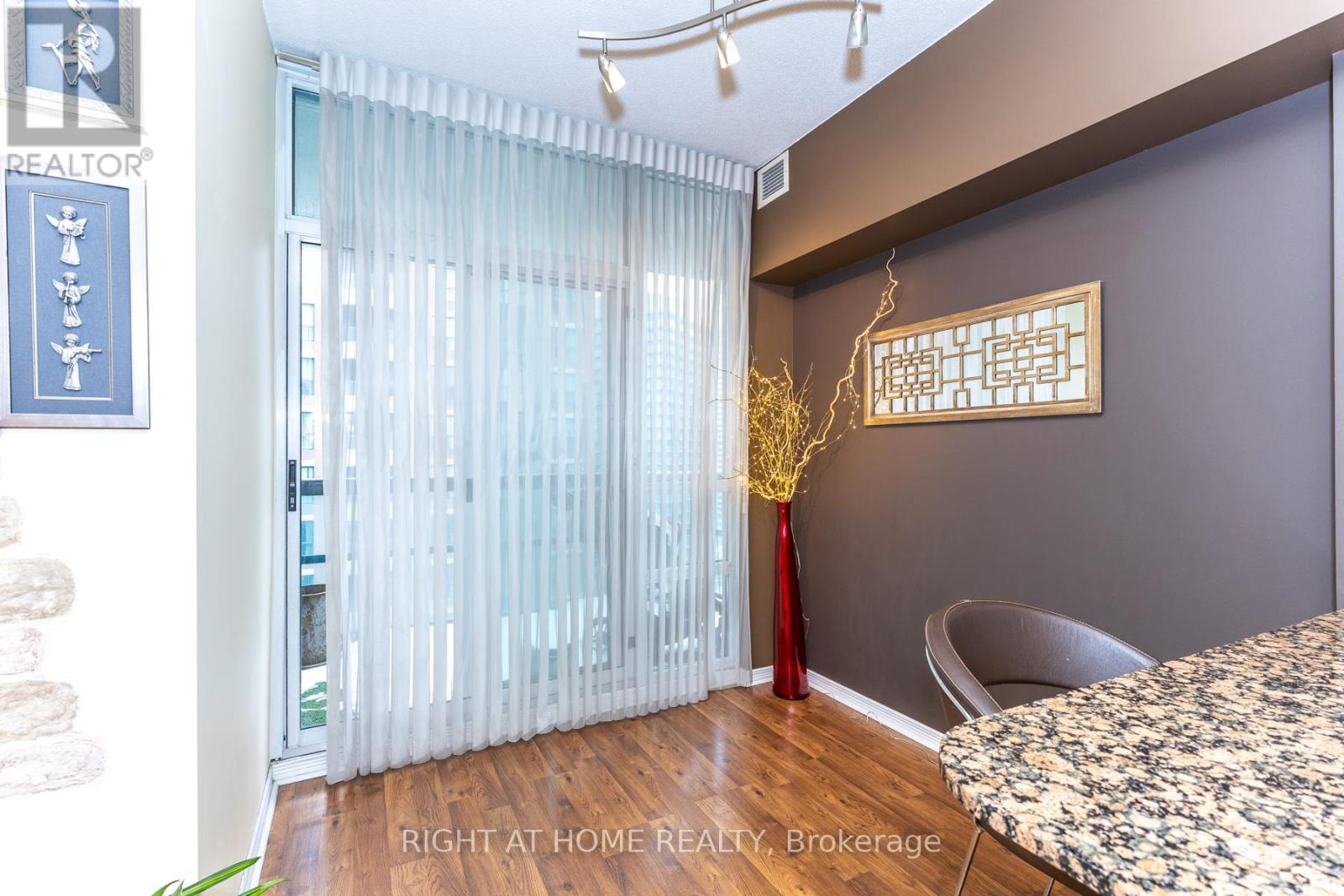 2002 - 509 Beecroft Road, Toronto, Ontario  M2N 0A3 - Photo 15 - C12556106