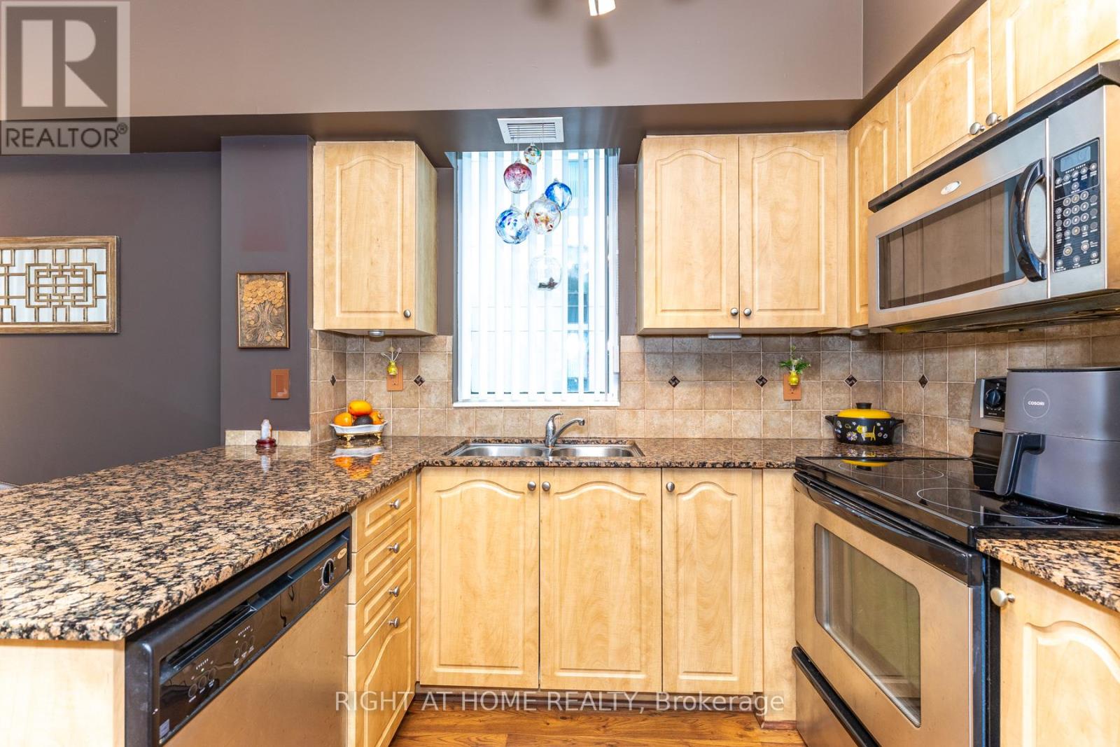 2002 - 509 Beecroft Road, Toronto, Ontario  M2N 0A3 - Photo 17 - C12556106