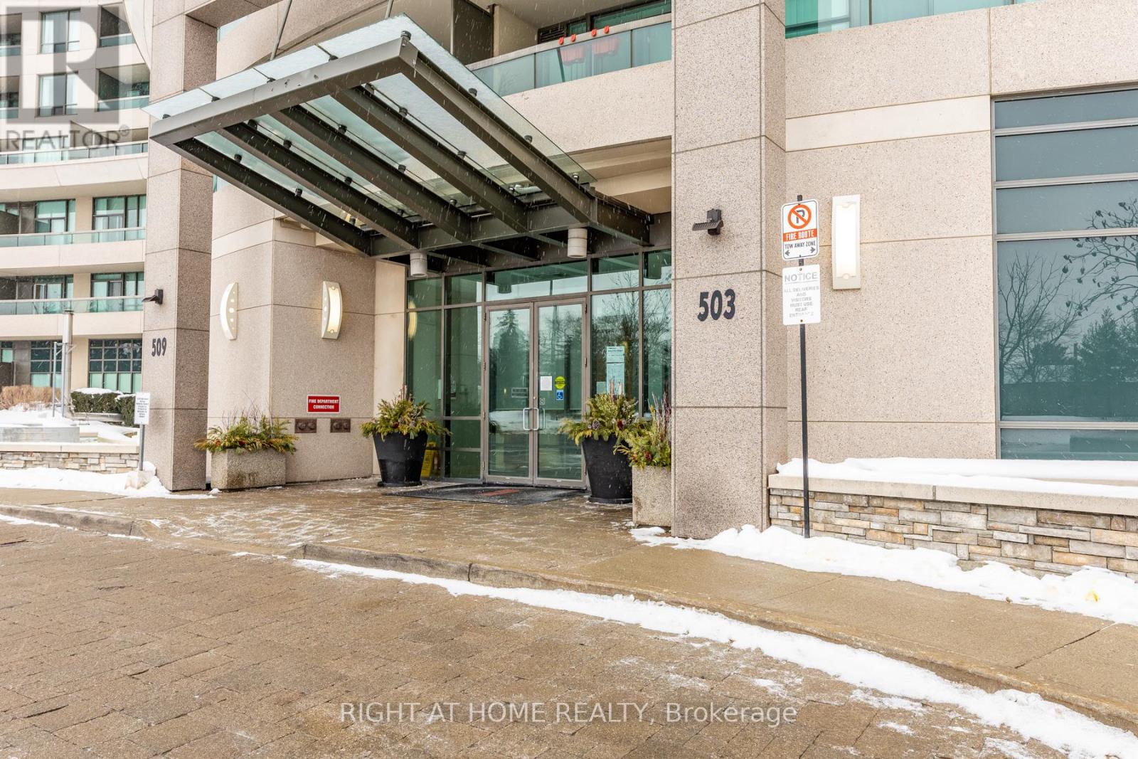 2002 - 509 Beecroft Road, Toronto, Ontario  M2N 0A3 - Photo 2 - C12556106