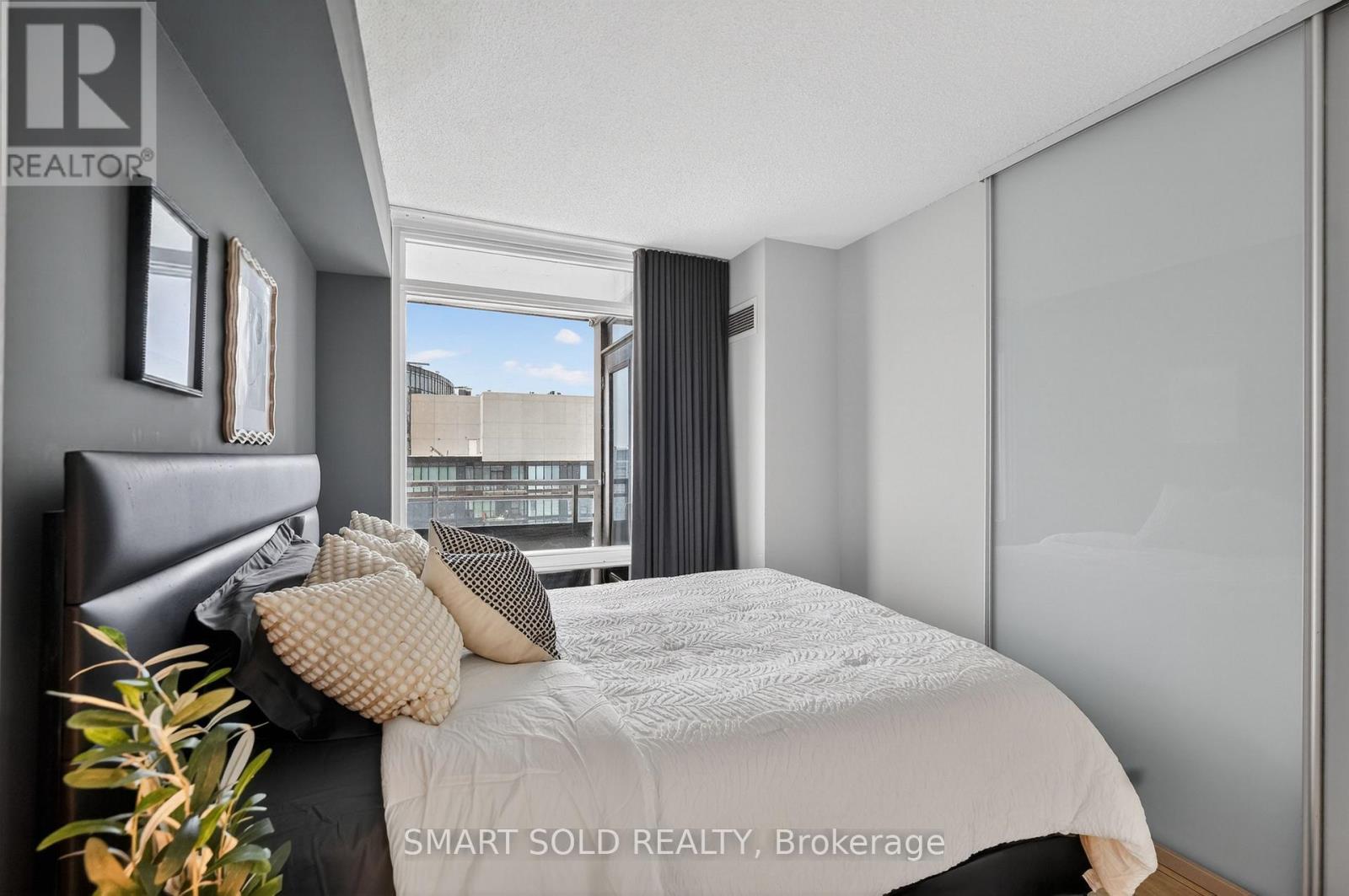 4608 - 25 Telegram Mews, Toronto, Ontario  M5V 4A9 - Photo 15 - C12674994