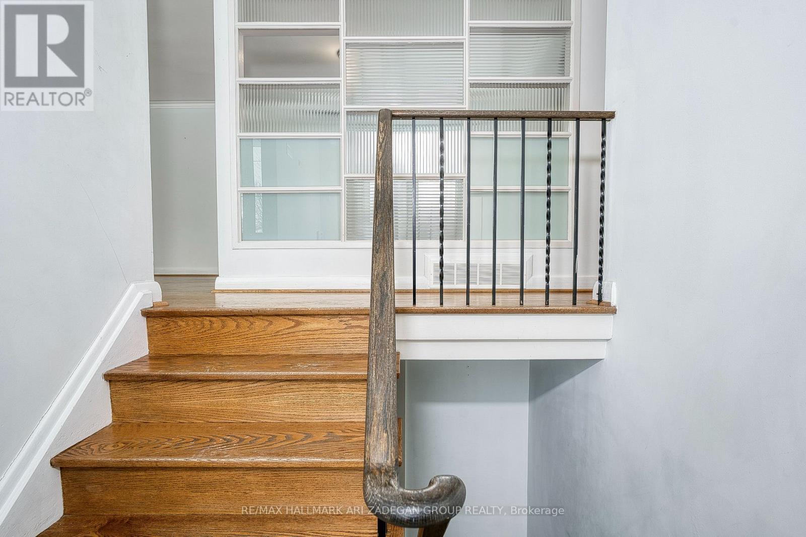 238 Searle Avenue, Toronto, Ontario  M3H 4B9 - Photo 5 - C12749388