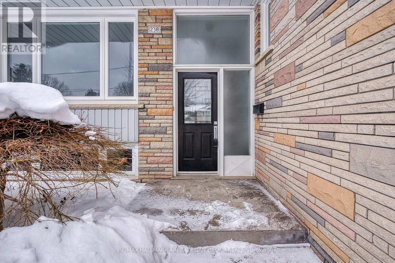 238 Searle Avenue, Toronto, Ontario  M3H 4B9 - Photo 2 - C12749388
