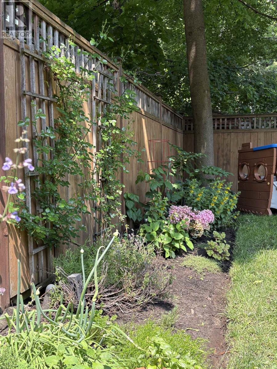 65 Edith Drive, Toronto, Ontario  M4R 1Z1 - Photo 31 - C12753088