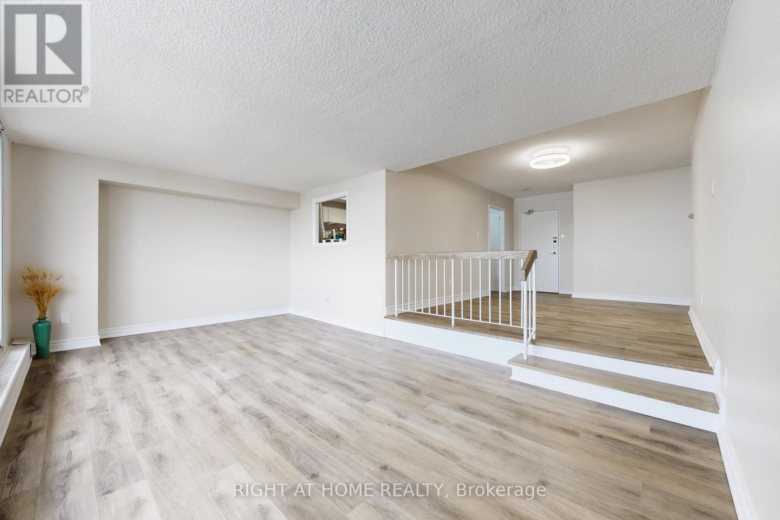 702 - 1338 York Mills Road, Toronto (Parkwoods-Donalda), Ontario  M3A 3M3 - Photo 4 - C12755354