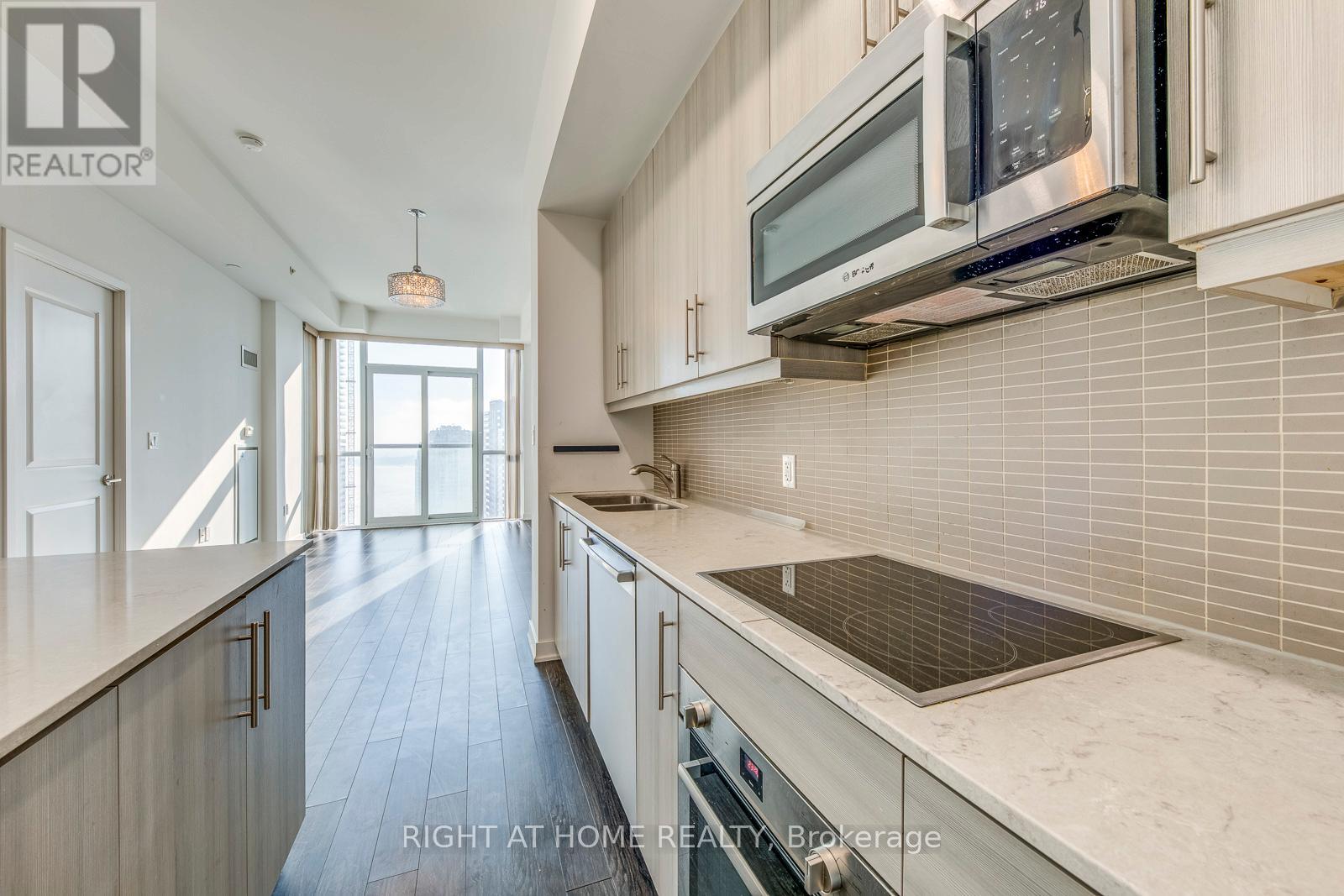 3401 - 1 The Esplanade Drive, Toronto (Waterfront Communities), Ontario  M5E 0A8 - Photo 7 - C12756592