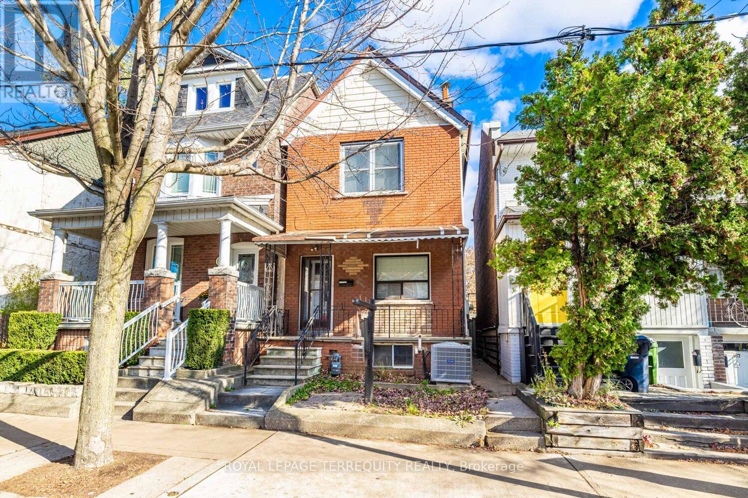 TOP FLOOR - 171 CHRISTIE STREET, Toronto, Ontario