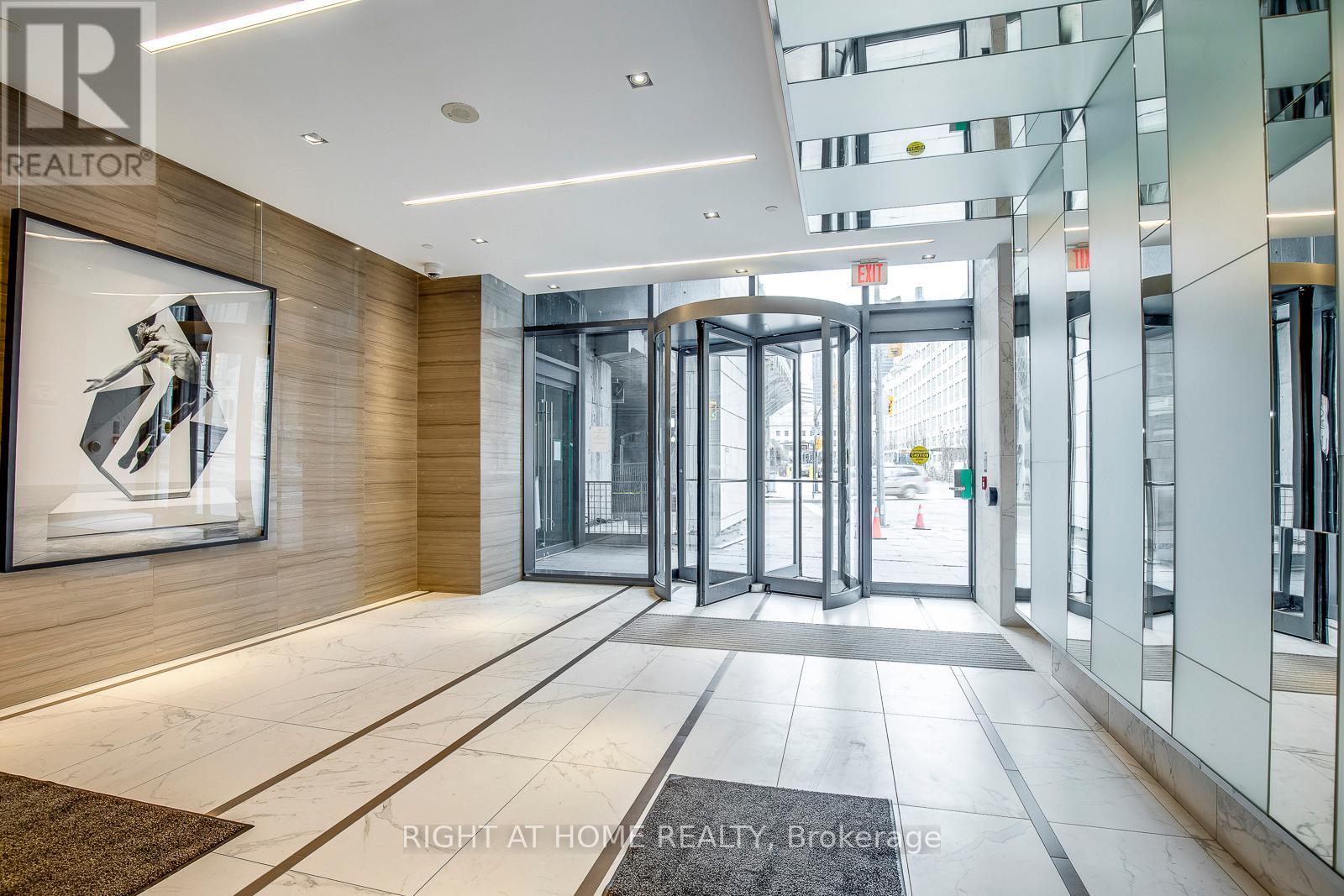 3401 - 1 The Esplanade Drive, Toronto (Waterfront Communities), Ontario  M5E 0A8 - Photo 3 - C12756592