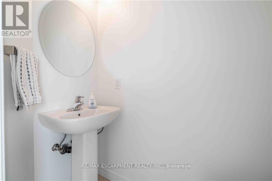 12 - 90 Raymond Road N, Hamilton (Meadowlands), Ontario  L9K 0J6 - Photo 6 - X12757438