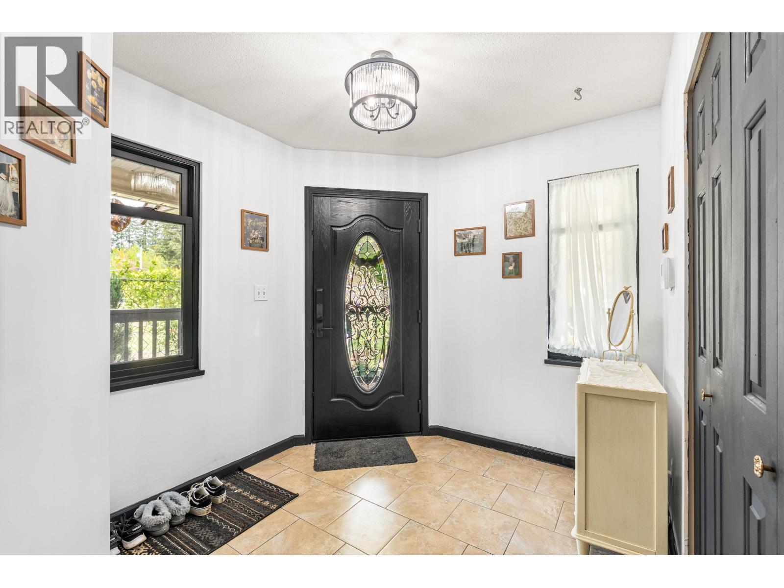 12019 206 Street, Maple Ridge, British Columbia  V2X 1T8 - Photo 3 - R3086523