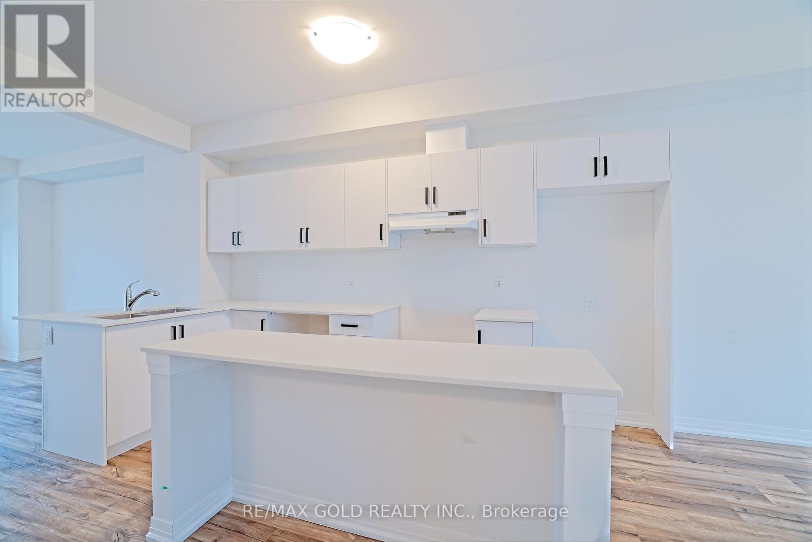 155 Equestrian Way, Cambridge, Ontario  N3E 0E8 - Photo 9 - X12757560