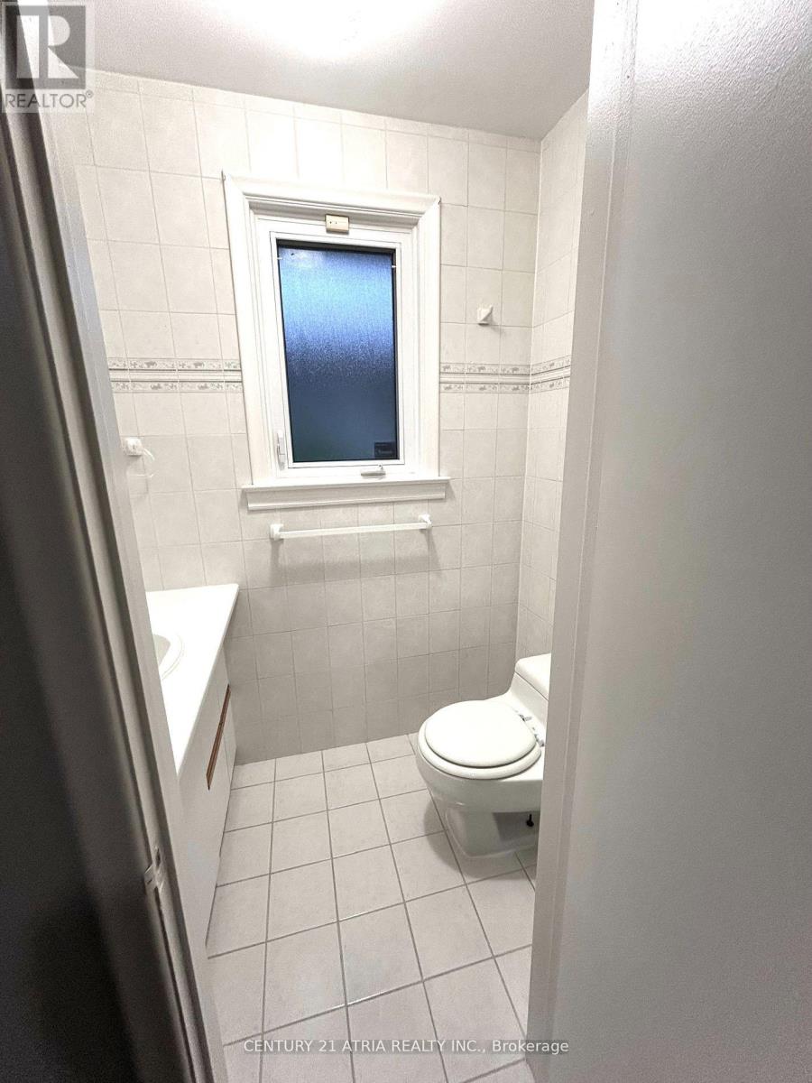 Upper Unit - 45 Ambrose Road, Toronto, Ontario  M2K 1S2 - Photo 9 - C12756708