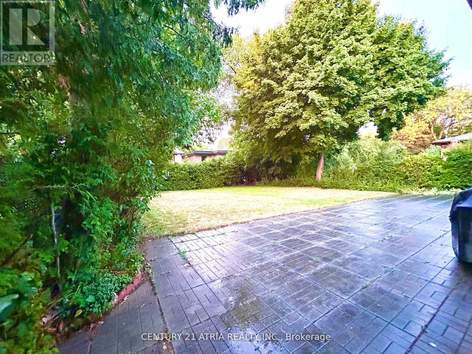 Upper Unit - 45 Ambrose Road, Toronto, Ontario  M2K 1S2 - Photo 12 - C12756708