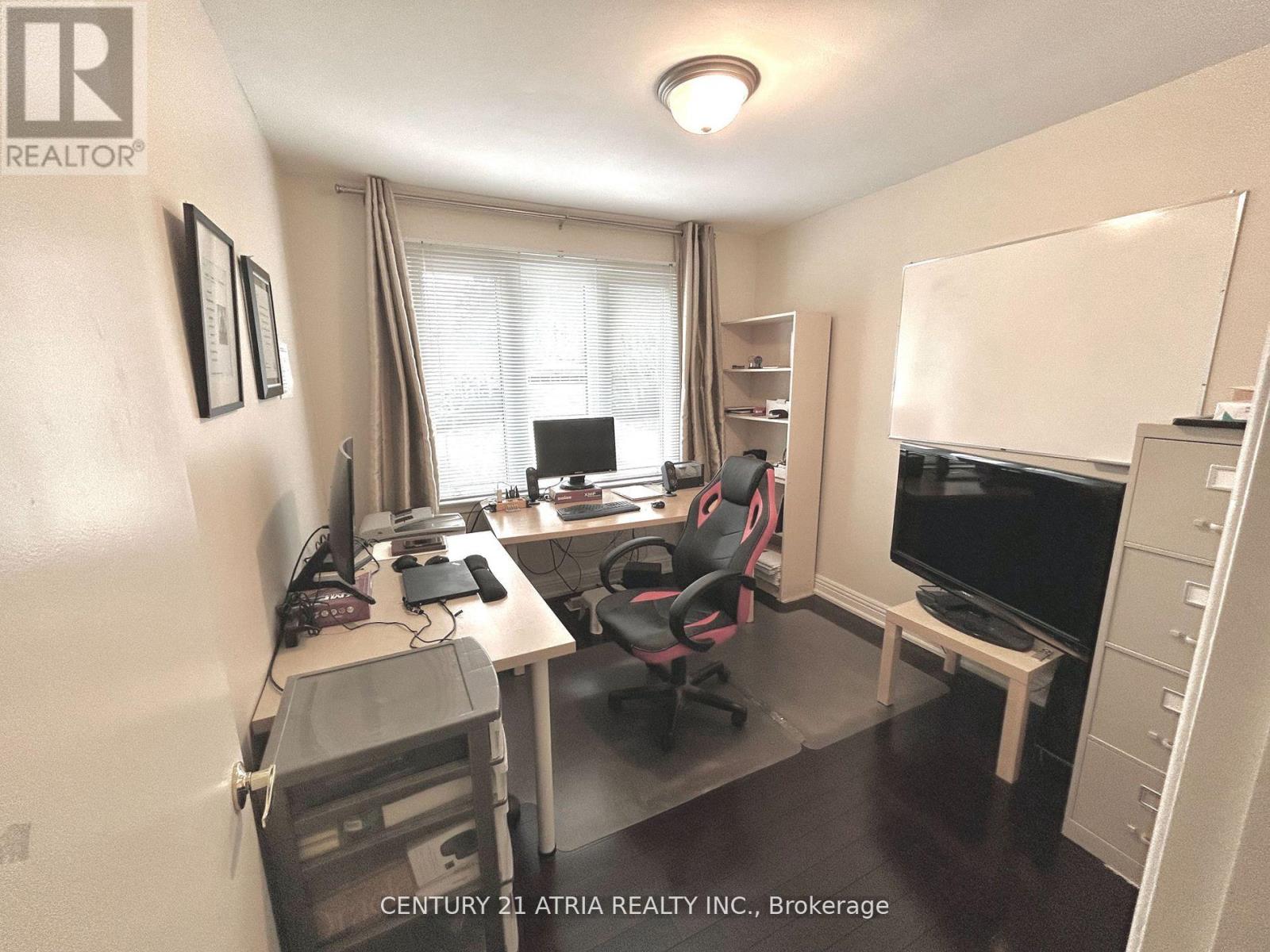 Upper Unit - 45 Ambrose Road, Toronto, Ontario  M2K 1S2 - Photo 6 - C12756708