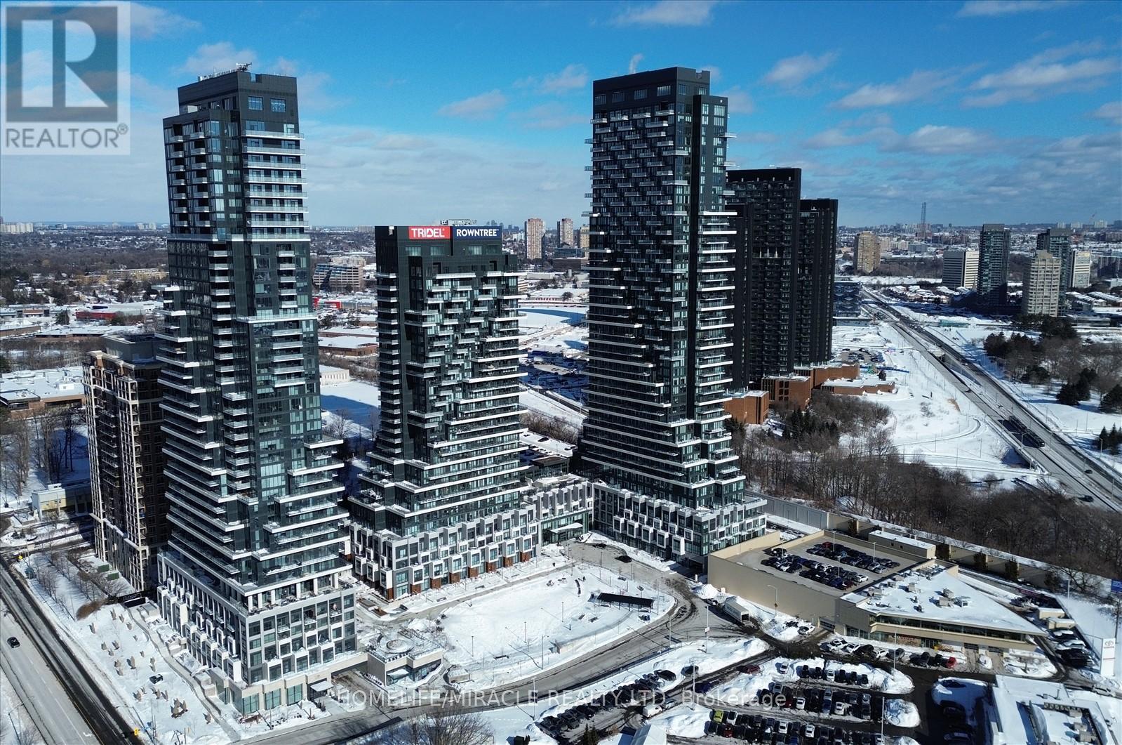 512 - 30 INN ON THE PARK DRIVE, Toronto, Ontario