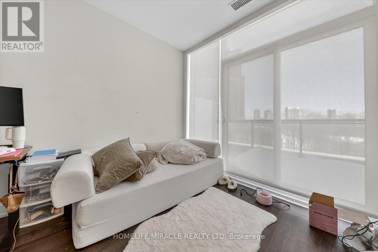 512 - 30 Inn On The Park Drive, Toronto, Ontario  M3C 0P7 - Photo 13 - C12757138