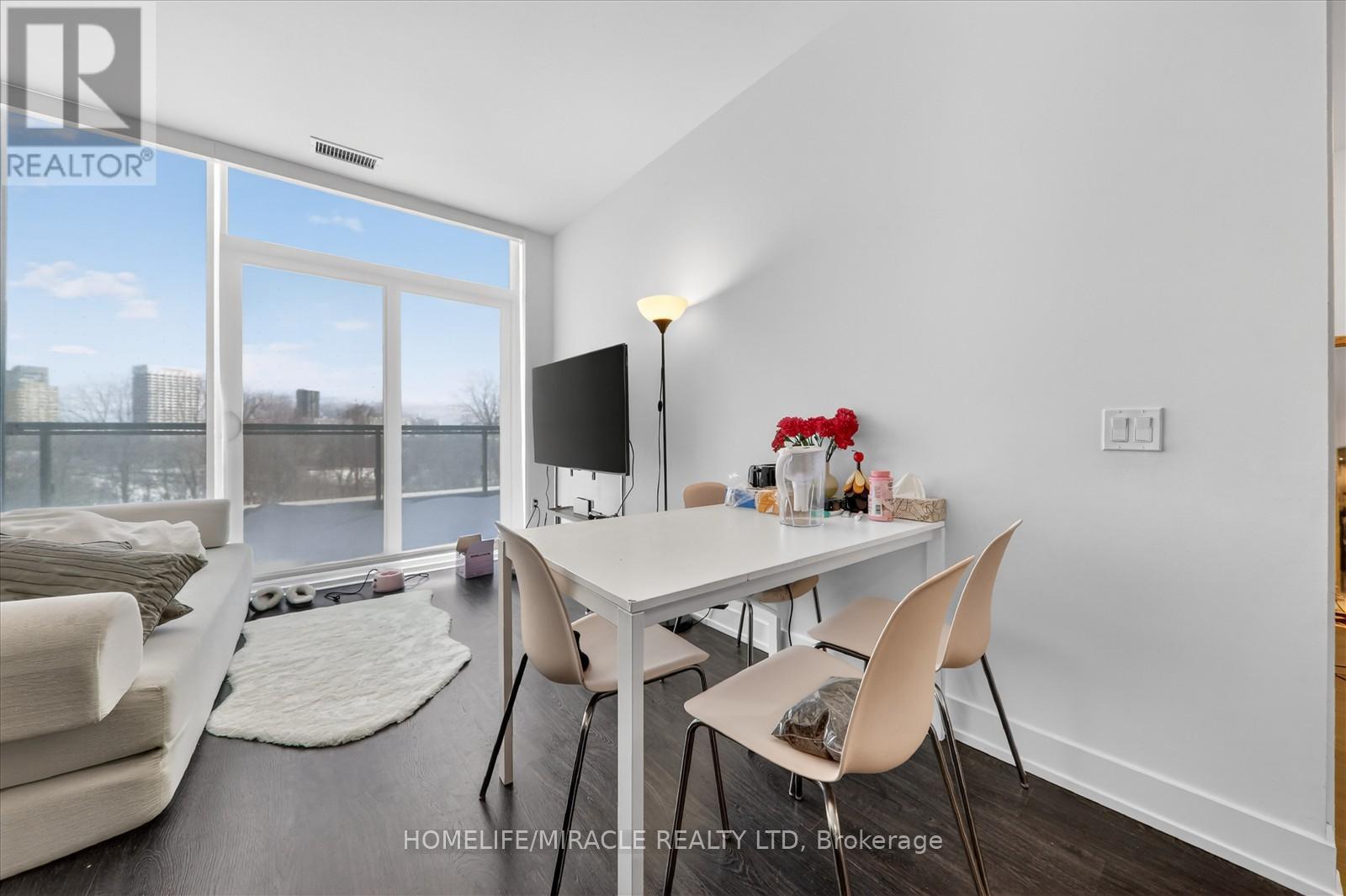 512 - 30 Inn On The Park Drive, Toronto, Ontario  M3C 0P7 - Photo 11 - C12757138