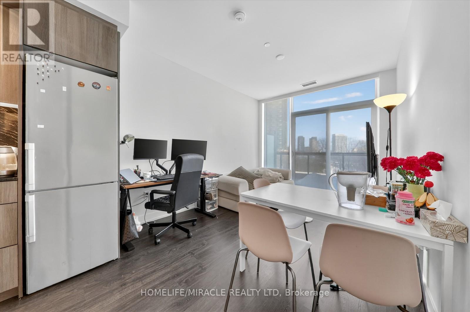 512 - 30 Inn On The Park Drive, Toronto, Ontario  M3C 0P7 - Photo 10 - C12757138